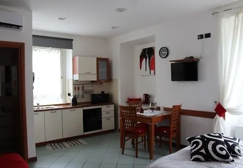 Residenza Acqua Terra Fuoco 公寓 科莫